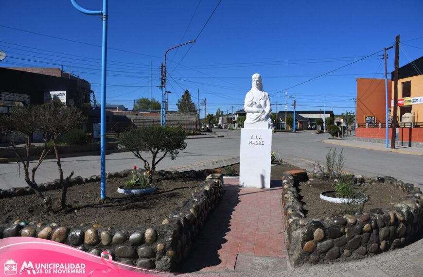Acondicionamiento y embellecimiento de la Plaza a la Madre