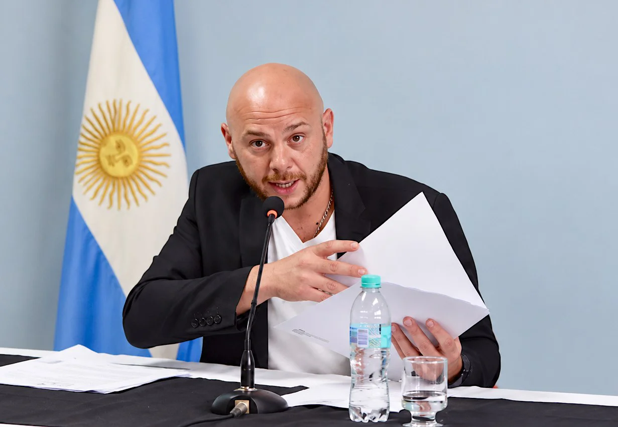 Menna propone revisar las cuentas con Provincia para encontrar una solución salarial