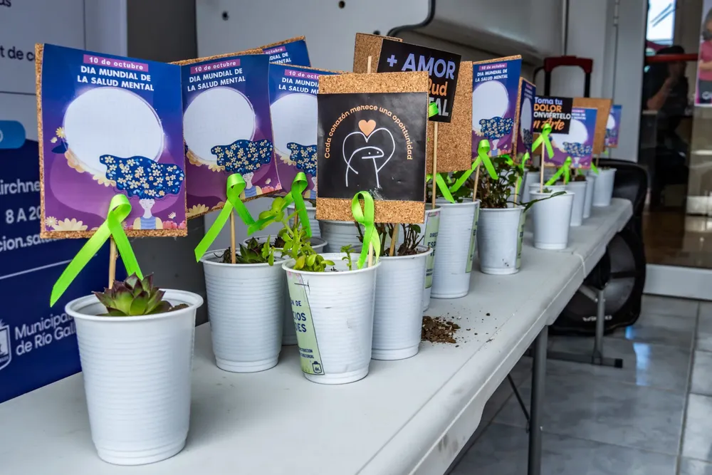 SAL_SALUD-MENTAL_ENTREGA-DE-PLANTINES_09-10-10-2048x1365
