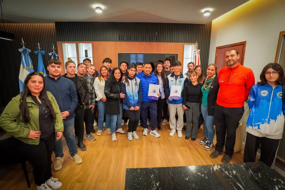 INT_FIRMA-DE-CONVENIO-ESCUELA-DE-TKD_11-02-26-15-2048x1365