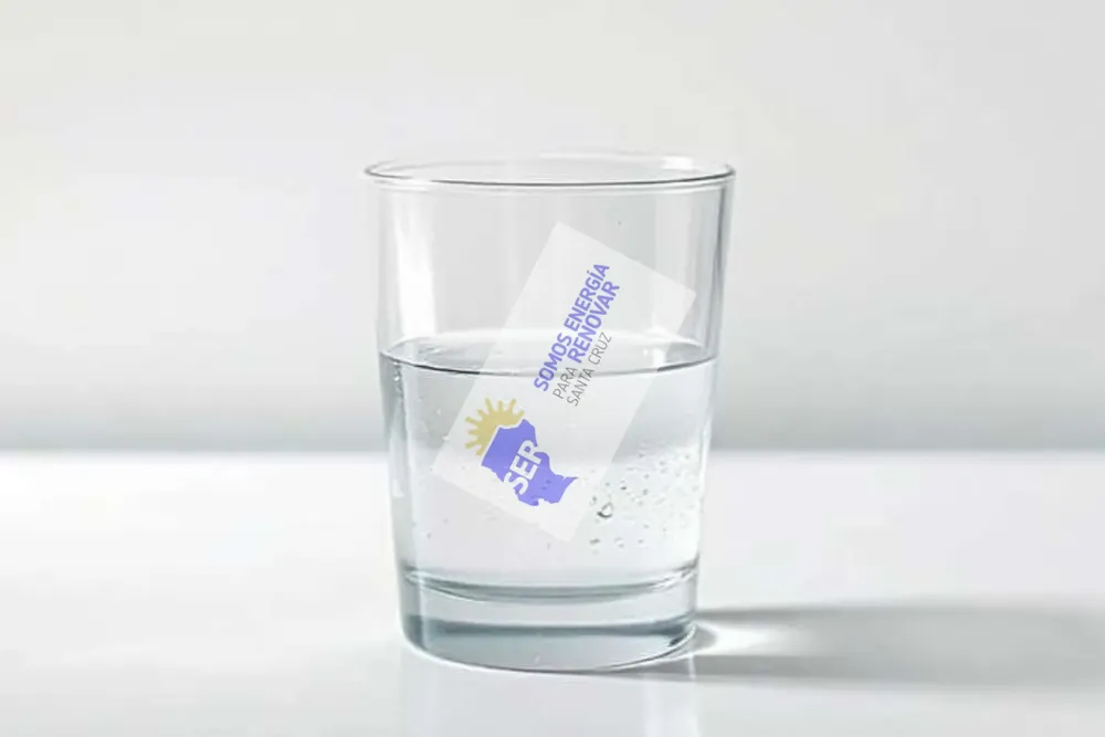 Tarjeta de Presentación Diseñadora Web Minimalista Tipográfico Blanco y Negro (8)