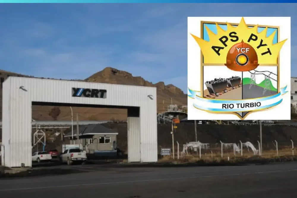 Tarjeta de Presentación Diseñadora Web Minimalista Tipográfico Blanco y Negro (15)