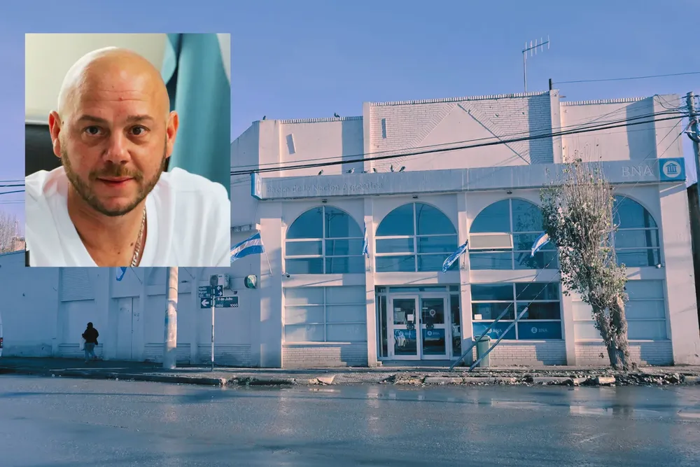 Tarjeta de Presentación Diseñadora Web Minimalista Tipográfico Blanco y Negro (1)